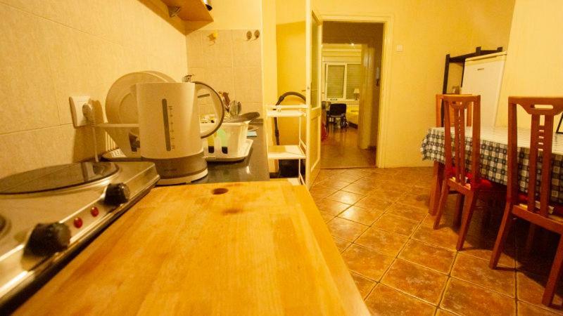 Private Cozy Room 2 With Shared Kitchen In Appartment Belgrade Exterior photo